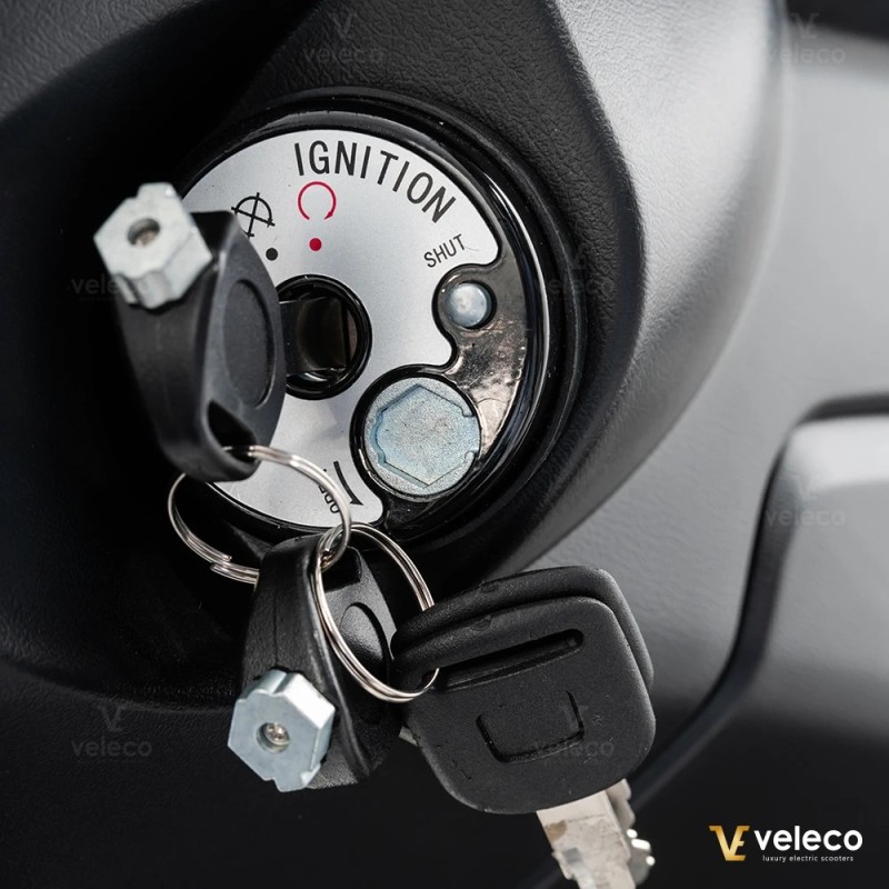 Veleco CRISTAL: trójkołowy skuter inwalidzki z pełnym oświetleniem LED