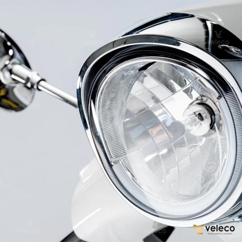 Veleco CRISTAL: trójkołowy skuter inwalidzki z pełnym oświetleniem LED